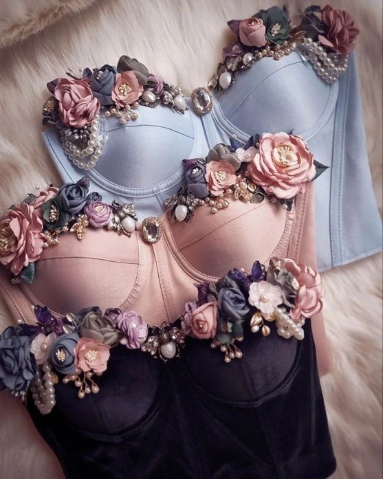 gentleescape's tweet photo. luxury floral corset and bustier styling ideas https://t.co/Q3pI8JbRnt
