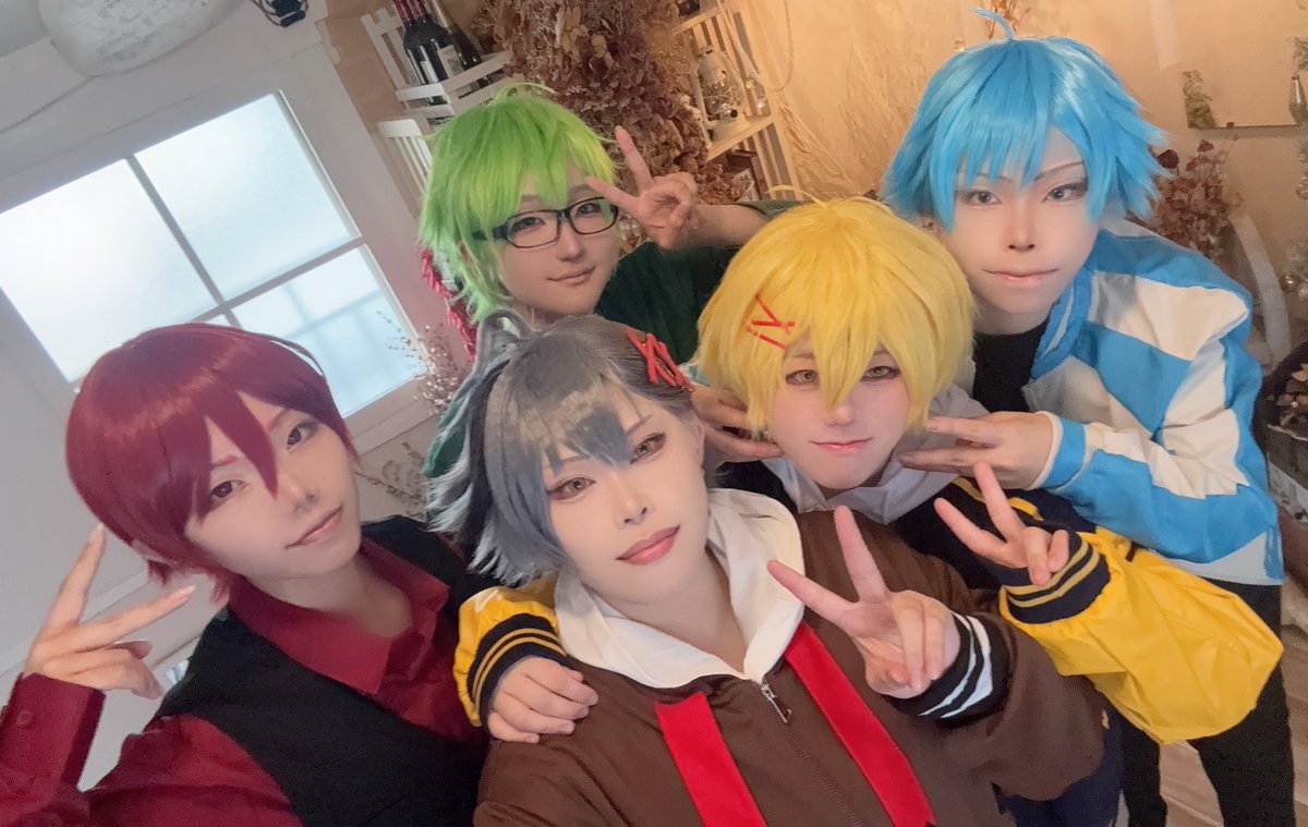 ecxetm's tweet photo. 遊びにきたよ🐣❌🐧🦊🦉
#STUDIO_JOMO https://t.co/miMm4KBy6s