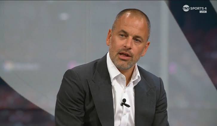 utdshows's tweet photo. 🚨🎙️ Joe Cole on Chelsea selling Andrey Santos to Manchester United:

🗣️ “I was disappointed when Chelsea decided to let Andrey Santos go.

But after watching him in pre-season for Manchester United…

That disappointment has only grown.

This is exactly how supporters felt when Kevin De Bruyne and Mohamed Salah left Chelsea.

I’m not saying Santos will definitely reach those levels.

But the potential is obvious.

He has all the attributes to become one of the best defensive midfielders in the Premier League.

If he fulfils that potential at Manchester United, Chelsea fans will be asking the same question again…

‘Why did we let him go?’” 👀🔴