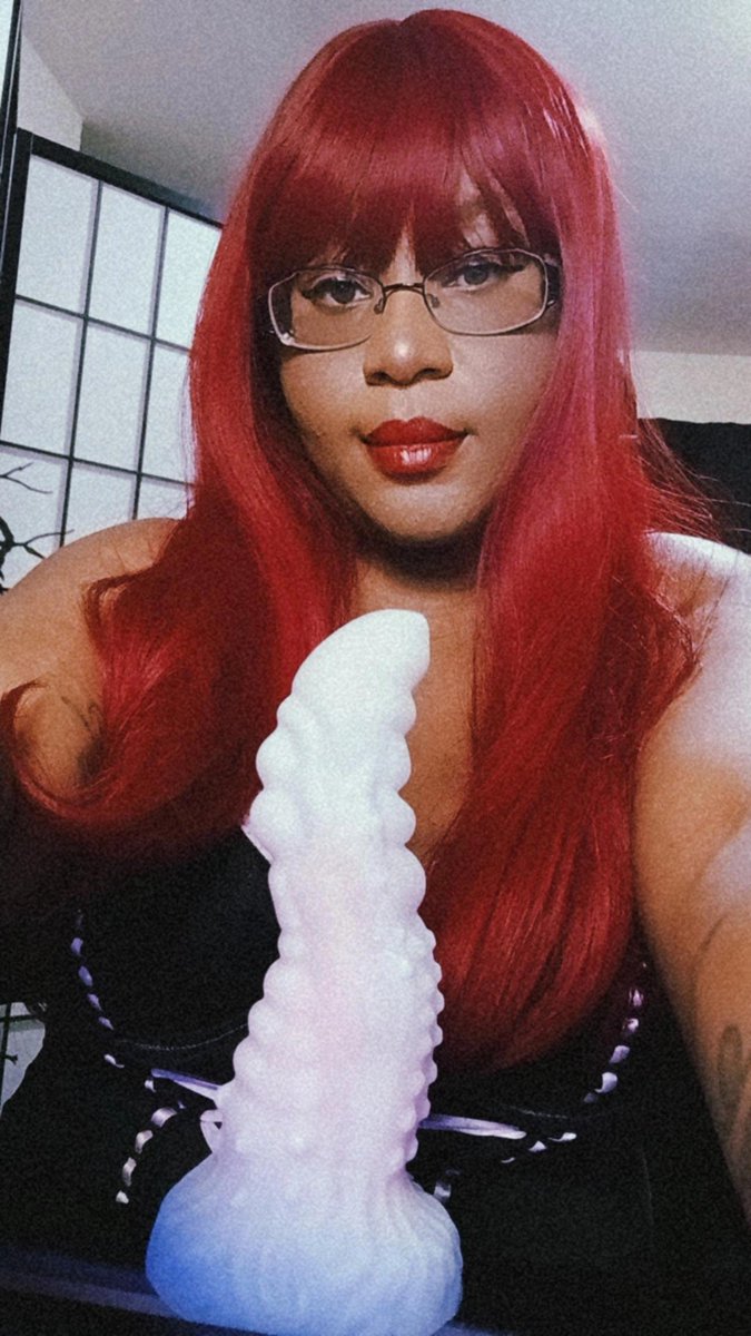 Elena_vamppg's tweet photo. I'm on online right now using this big dildo come watch me in streamate 
https://t.co/YfyzC7g83P 💋💦🥵 https://t.co/PlVw06FJcT