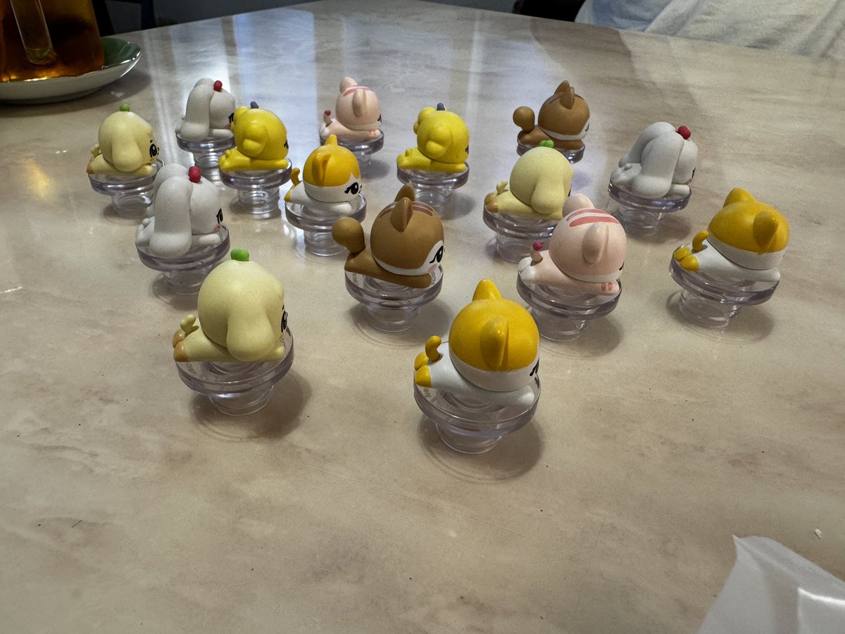 a_mondbliz_'s tweet photo. 아... 너무 킹받아... 
미니브 군단 가랏!
응원봉참 어떻게 빼여...? 알려주세요...

#아이브
#미니브
#minive
#IVE https://t.co/WSI1cLzNW5