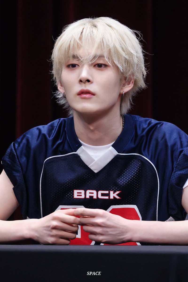 takuma_space's tweet photo. 260802 점프업 
#루네이트 #LUN8 #타쿠마 #TAKUMA https://t.co/eLSl6qOiE4