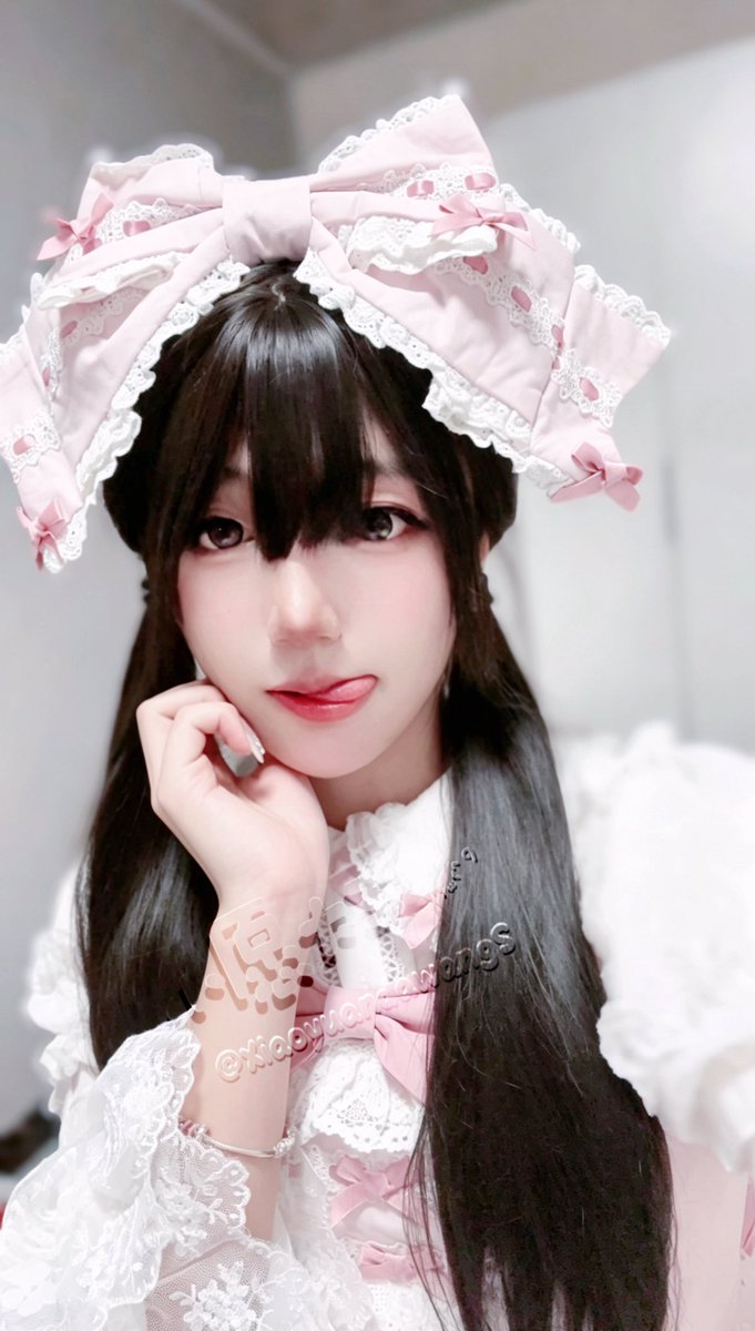 XiaoyuandawangS's tweet photo. 我是真的挺呆萌的，不是开玩笑。就是我每天都会睡觉嘛，每天睡醒之后就玩手机。玩很久很久的手机。一直玩手机，然后就会饿了嘛，然后基本每次都要吃点饭才能饱，有的时候还会喝点奶茶的嘛，然后就是挺甜的呀。#男娘 #femboy #男の娘 https://t.co/FFR6bWdOZx