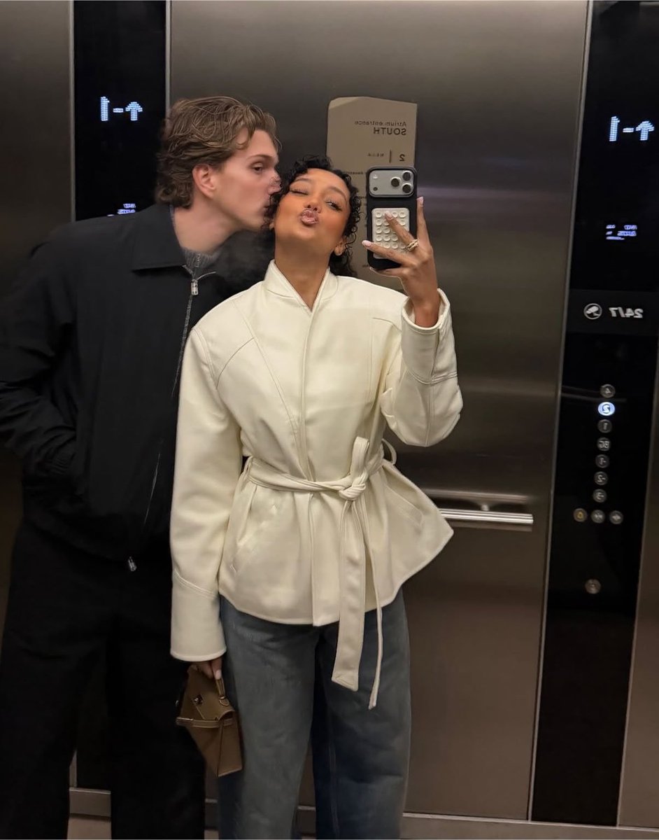 TouchlineX's tweet photo. 🚨 𝗗𝗜𝗗 𝗬𝗢𝗨 𝗞𝗡𝗢𝗪: Potential new PSG winger Mika Godts has reportedly embraced Islam, although he has chosen not to publicly confirm it.

The Belgian revealed that his wife, Haifa Salem Ali, is his childhood sweetheart:

"I've known my wife since I was 14. It was a conscious decision to get married young. We want to build a stable life together." ❤️

He also revealed that she experienced war while growing up in Somalia:

"She experienced war and many terrible things in Somalia. We can talk about it together, but those aren't always easy conversations."

When asked whether he had converted to Islam, Godts replied:

"Whether I've converted to Islam? That's private. I look at the world with an open mind. I find religions interesting and have studied them. There are many beautiful things in faith that you can apply to your own life."