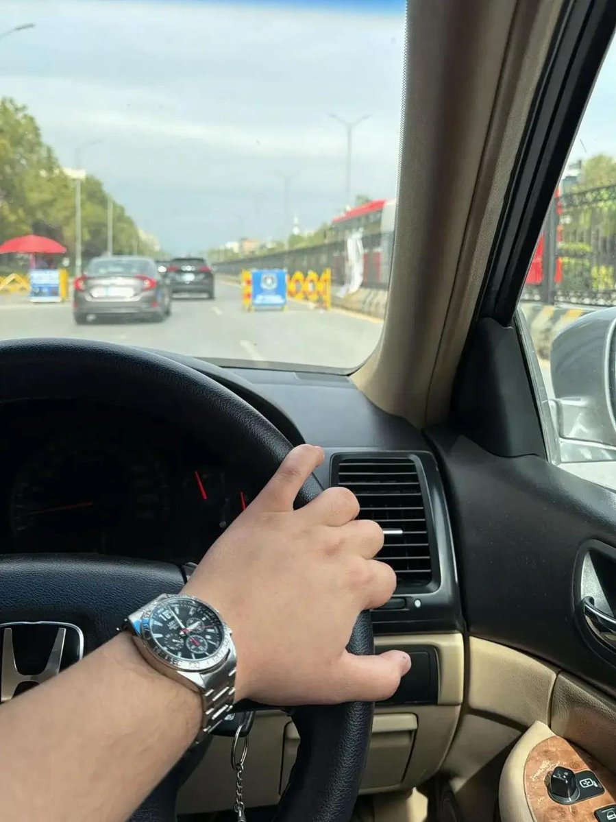 parvez5777's tweet photo. Good evening guy's 

Happy weekend 🥳💐 https://t.co/HqEVUPYc9D