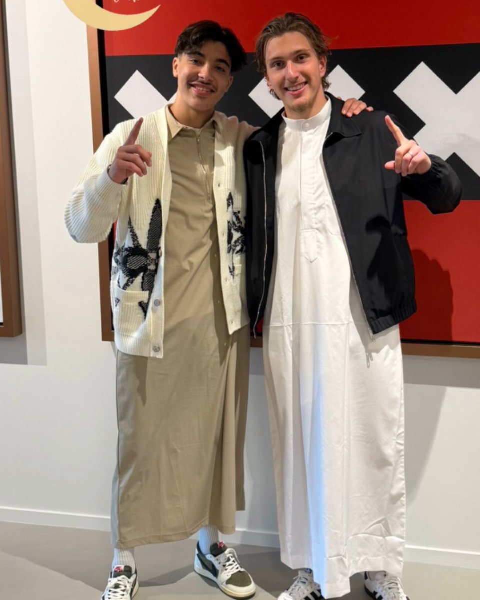 TouchlineX's tweet photo. 🚨 𝗗𝗜𝗗 𝗬𝗢𝗨 𝗞𝗡𝗢𝗪: Potential new PSG winger Mika Godts has reportedly embraced Islam, although he has chosen not to publicly confirm it.

The Belgian revealed that his wife, Haifa Salem Ali, is his childhood sweetheart:

"I've known my wife since I was 14. It was a conscious decision to get married young. We want to build a stable life together." ❤️

He also revealed that she experienced war while growing up in Somalia:

"She experienced war and many terrible things in Somalia. We can talk about it together, but those aren't always easy conversations."

When asked whether he had converted to Islam, Godts replied:

"Whether I've converted to Islam? That's private. I look at the world with an open mind. I find religions interesting and have studied them. There are many beautiful things in faith that you can apply to your own life."