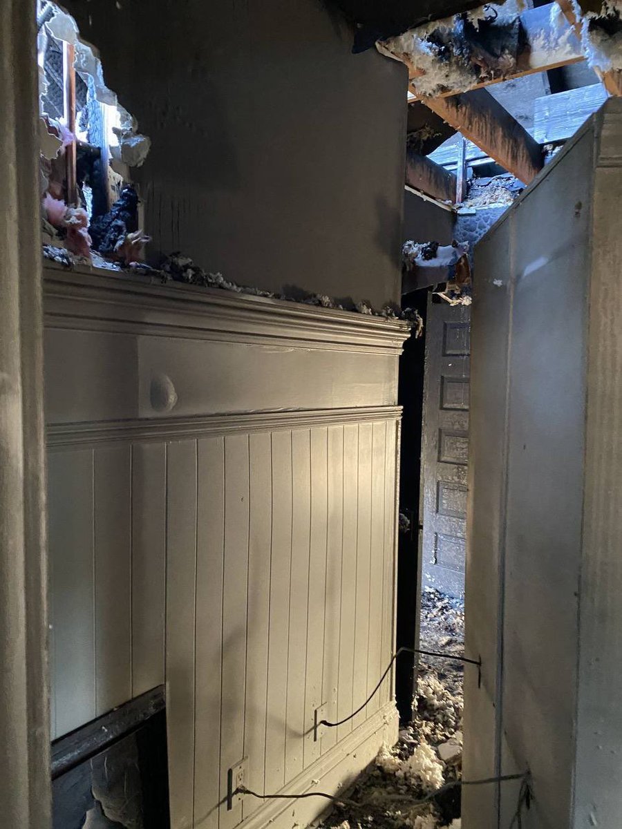 jamajama711's tweet photo. Burnt house proof https://t.co/IebLSuoKN7