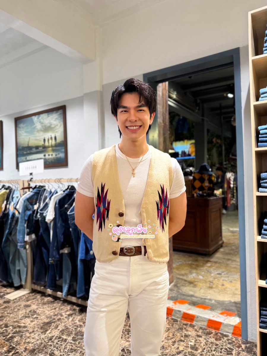 kuntantawanK's tweet photo. เมื่อวานเพื่อนเจอพี่มายภาค ร้านที่เพื่อนทำงาน 
อะไรใหม่ๆที่เปิดไอจีกุให้ดาราดู 5555555555555555 พี่คะพี่ตอบเป็นมารยาทใช่มั้ยคะ😂
@milephakphum #MilePhakphum https://t.co/Jw0M45RxjZ