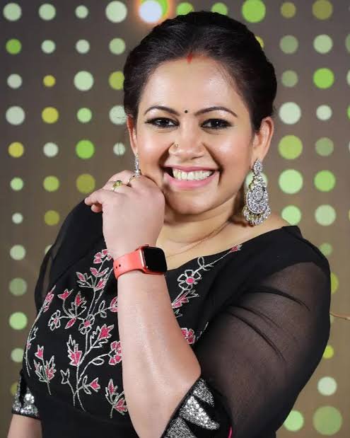 mannar_mannan28's tweet photo. TOP 4 Most irritating achors in Tamil.

1.பிரியங்கா தேஷ்பாண்டே - மராத்தி.
2.திவ்யதர்ஷினி - மலையாளி.
3.Archana chandhoke - சிந்தி இனம்.
4.ஜாக்குலின்‌ - தெலுங்கு

ஆனால் இவர்களுக்கு எப்படி தொடர்ந்து வாய்ப்பு கிடைக்கிறது?

உங்களுக்கு எரிச்சலை உண்டாக்கும் ஆங்கர்களை கீழே கமெண்டுங்கள். https://t.co/EWFn6FaQ4p