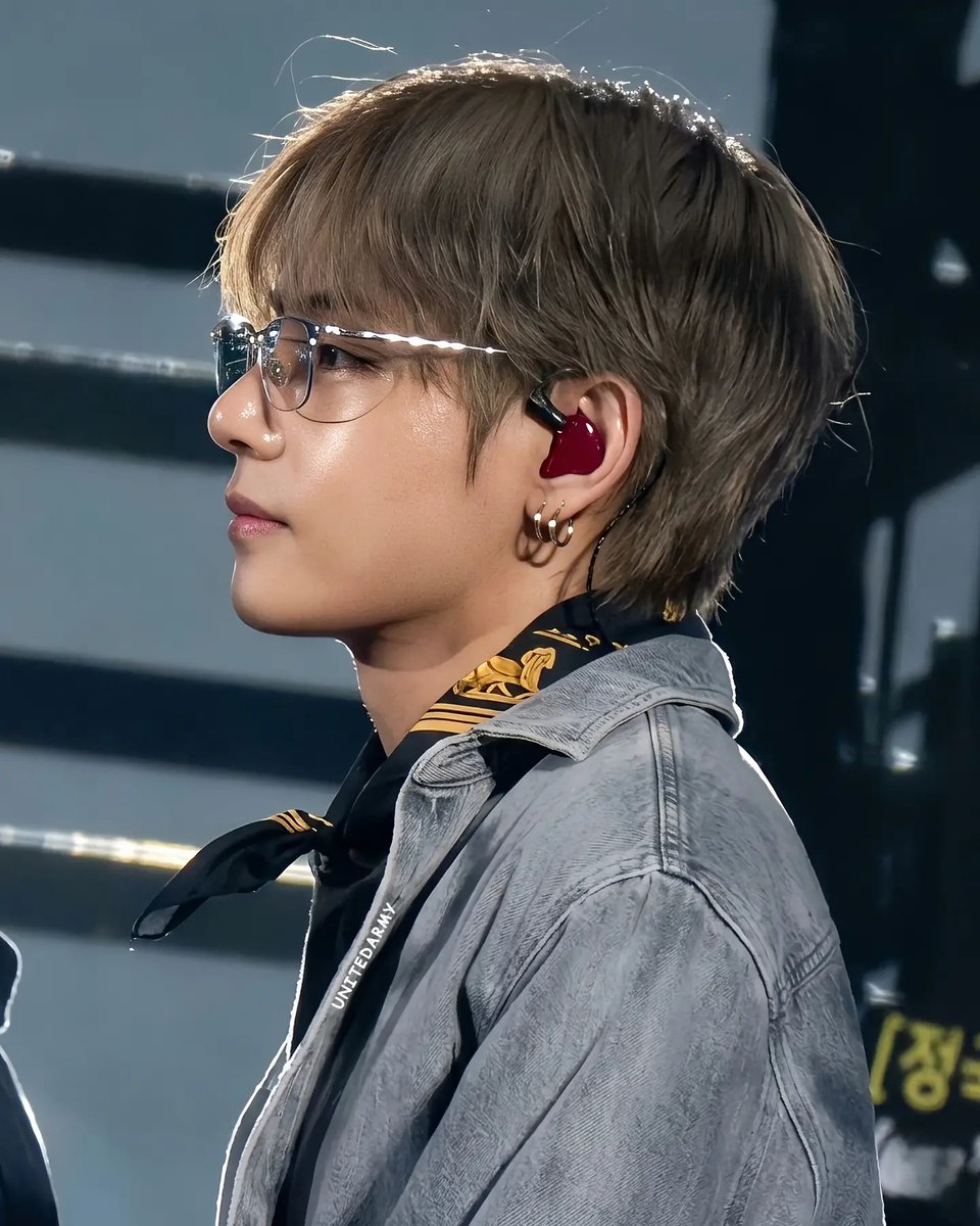 BTS_TAEHYUNGO's tweet photo. 🩶 https://t.co/EMn6DCiwP9