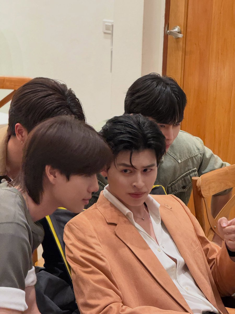 ThaeThaejq5n's tweet photo. အဲ့လောက်ဖြစ် မျိုချထားပါလား

#PeachAndMeSeriesFinalEP https://t.co/n5YD0wR2IF