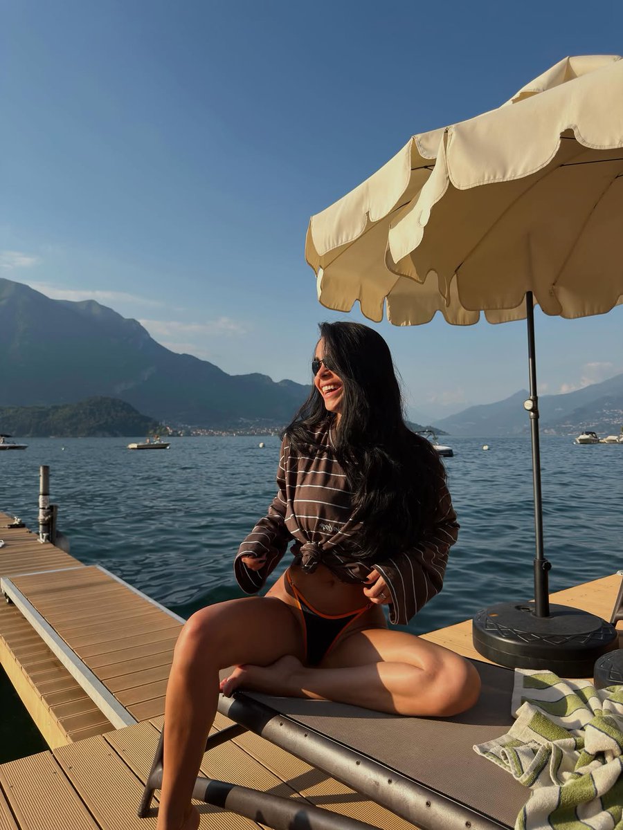 its_me_ezgi's tweet photo. Bütün sene çalışıp 1 hafta tatil yapma işi ✅

#pazar https://t.co/XG7UNKCNxs