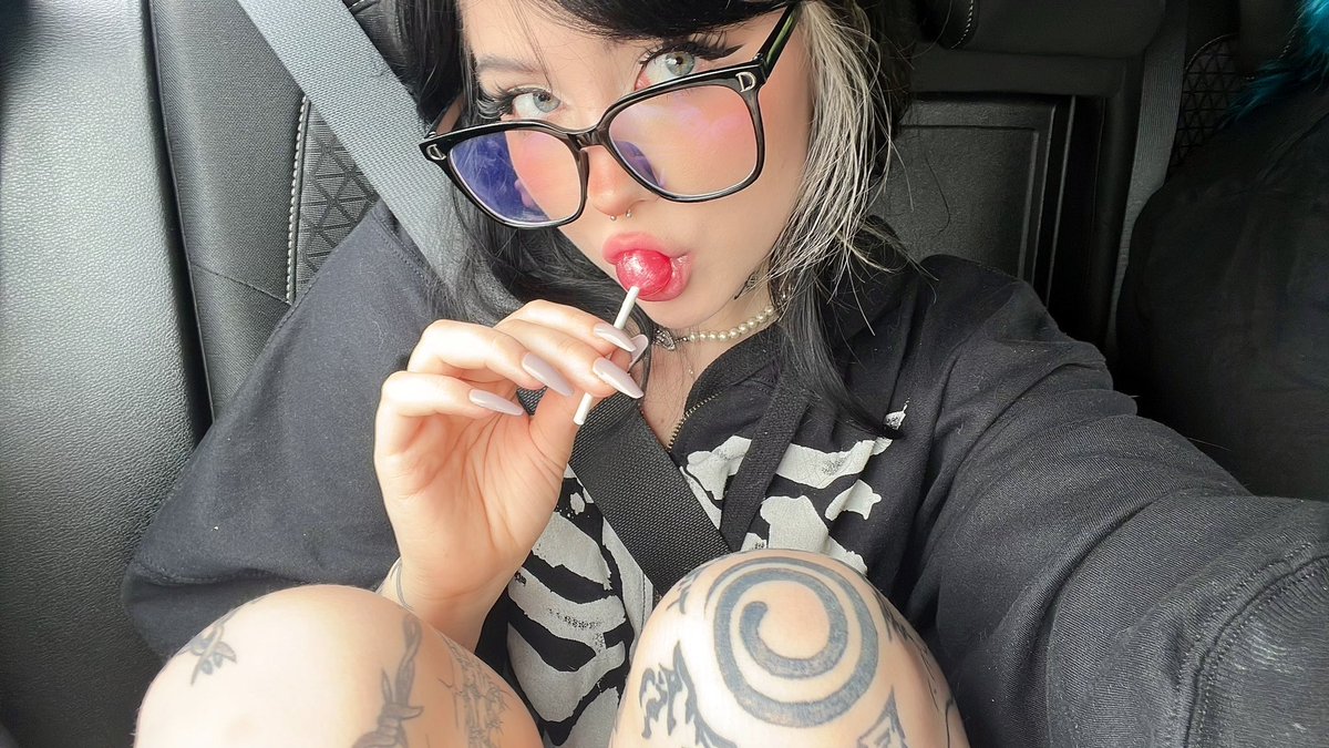 KARMASP0LICE's tweet photo. ᅠ
ᅠ

let meee suck on your TITTIESSSSSS  

ᅠ 
ᅠ https://t.co/7naYqjvpxs