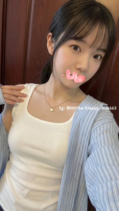 MagLauriextwo's tweet photo. 🌸蜜桃     157-44kg-C-19歲 

校花級女孩
乾淨純粹+清新鄰家氣質一次擁有💕
活潑愛笑好親近，互動輕鬆自然～
懂得撒嬌又貼心，陪伴感爆棚
跟她在一起滿滿戀愛氛圍🌸
#上門 #全套 #高檔外送茶 #台灣外送茶

📌喝茶LINE：w7788s  
📌喝茶Gleezy：msk663  
📌喝茶tg頻道：https://t.co/Q3FTibQYSP https://t.co/cDvw87YoNQ