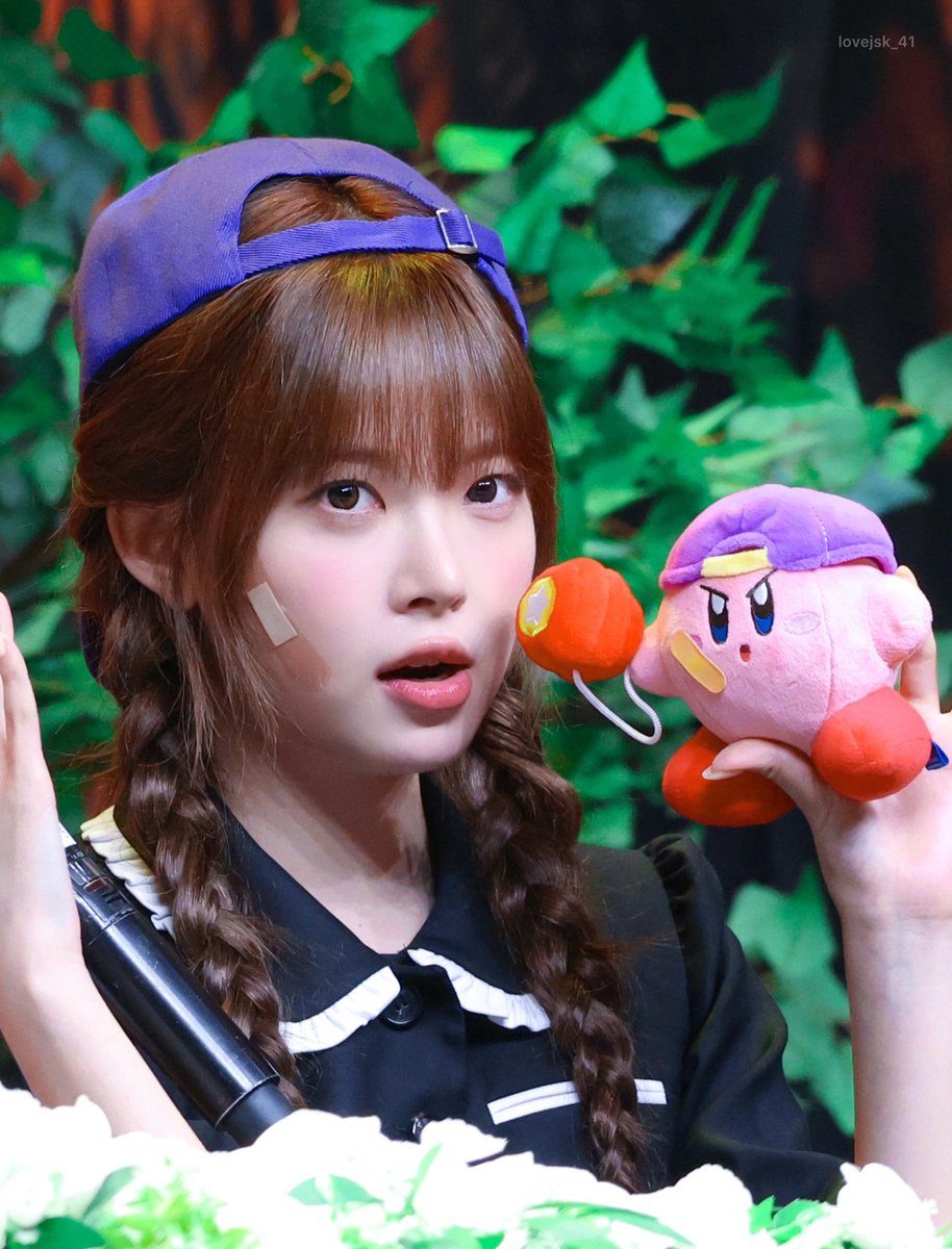 lovejsk_41's tweet photo. 260722 MP Fansign 

#르세라핌 #홍은채 #은채 #ウンチェ
#LE_SSERAFIM #HONGEUNCHAE https://t.co/uV4Lxf1Hyt