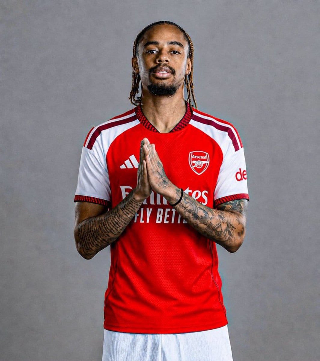 AFCJaccy's tweet photo. 🚨🚨 BREAKING | ARSENAL TRANSFER ROUND-UP 

✅ DONE DEAL
🇧🇷 Bruno Guimarães — Deal completed. Medical/final formalities remain before the official announcement.

⏳ INCOMING

🇧🇷 Vinícius Jr. — Arsenal remain in the race as they await the winger’s final decision.
🇫🇷 Bradley Barcola — Continues to be monitored as Arsenal explore attacking reinforcements.
🇦🇷 Julián Álvarez — Remains on Arsenal’s shortlist as the club assesses options up front.

📤 OUTGOING

🏴󠁧󠁢󠁥󠁮󠁧󠁿 Reiss Nelson — Benfica are in talks with Arsenal. The player is open to the move, while Arsenal are willing to sell for around €20m.

🇵🇹 Fábio Vieira — Hamburg are working on a deal worth around €15m, with the midfielder keen on the move.

Interest: 
Borussia Dortmund have made an enquiry for Ethan Nwaneri, but the youngster remains happy at Arsenal.

Real Madrid and Barcelona have both enquired about Kai Havertz, who also remains committed to Arsenal.
Your thoughts gunners?
#AFC
#TransferNews