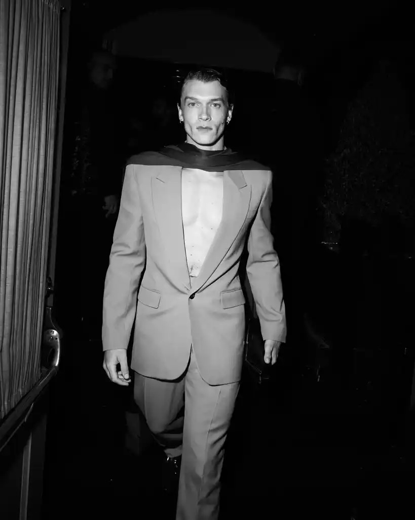 connorstorrixya's tweet photo. WOW. My first Met Gala 🖤
Still taking it all in. Thank you  &amp;  for the most surreal experience — saying yes to your invitation was truly an honor. https://t.co/DHlNBLUEAc