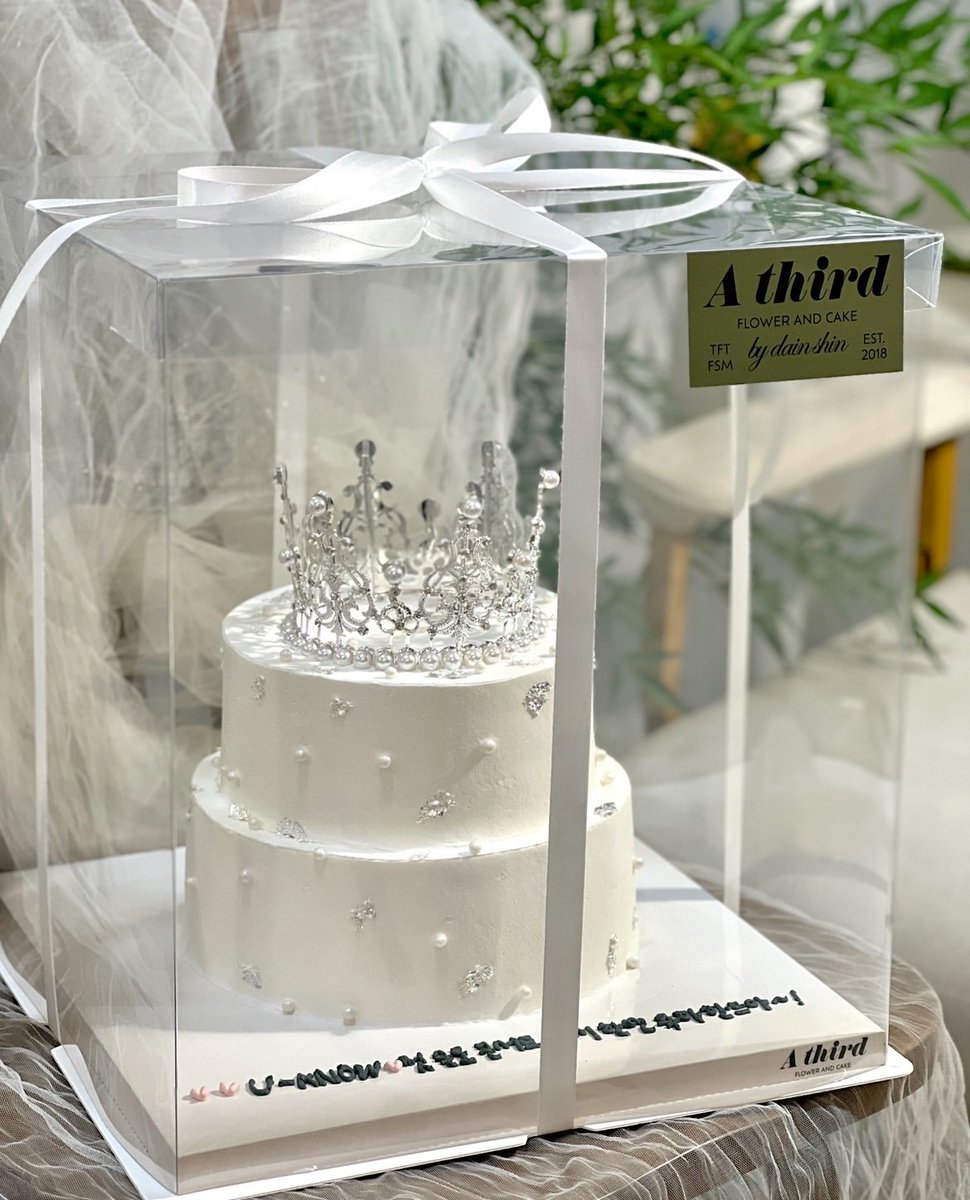 thirstydeer__'s tweet photo. 👑 첫 솔콘 애프터파티 축하 케이크 🎂

https://t.co/gGdCtK3AVn

#유노윤호 #정윤호 #UKNOW
#ユンホ  #ユノ #YUNHO
#TVXQ #동방신기 #東方神起 #TimesTickin https://t.co/HSOSE7VlSj