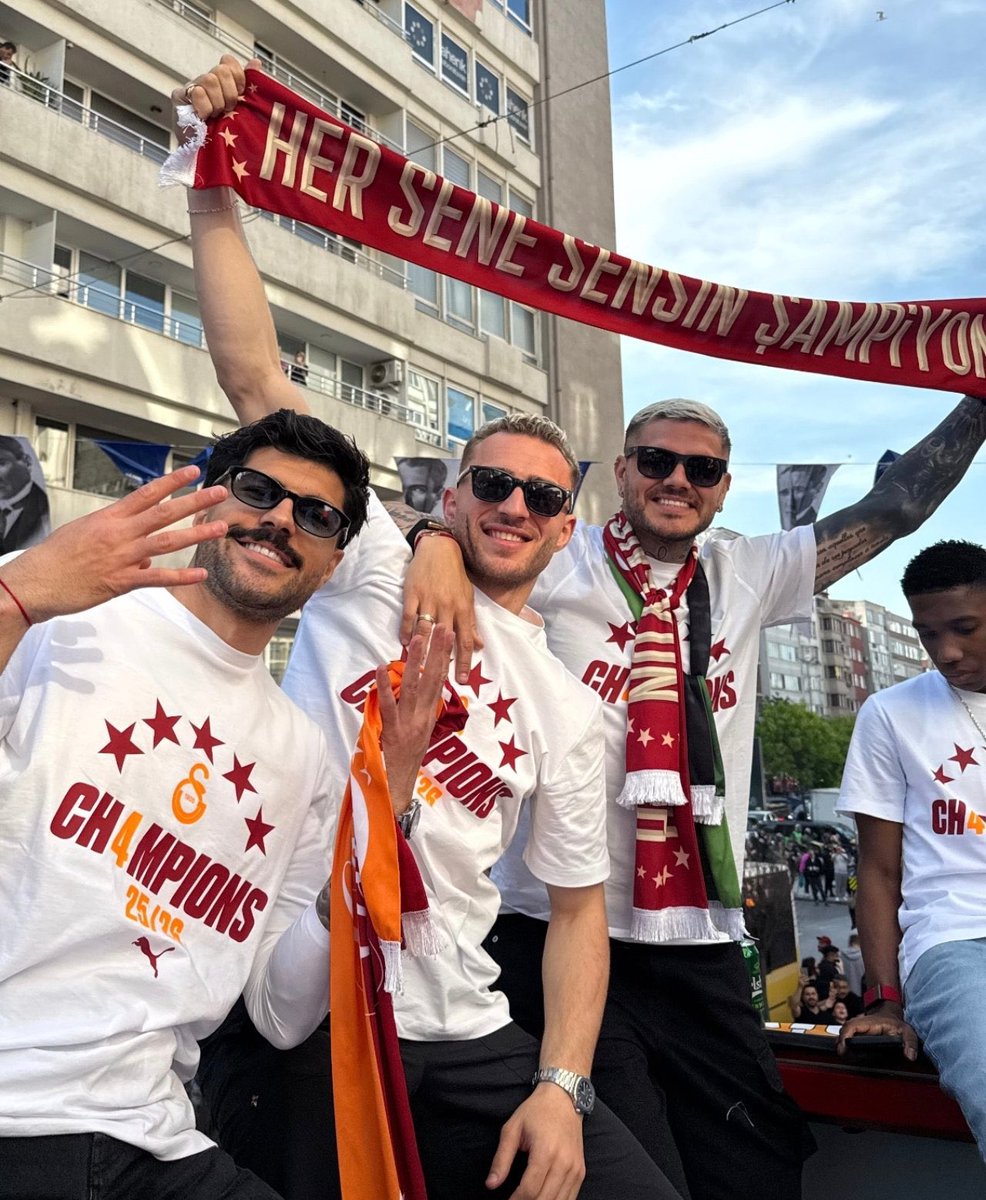 gsdilaraa's tweet photo. Dünya Yakışıklılar Gününüz Kutlu Olsun https://t.co/1jRqphpA50