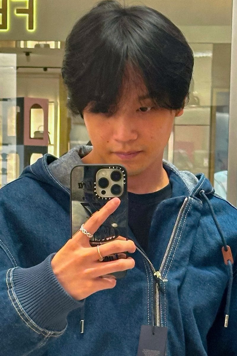 Somzizhan's tweet photo. ชอบรูปเซตหน้าสดพี่แฮชานมากเวลามรหนวดนิด ๆ คือดูเป็นลุคเด็กโตไปเลยนี่สินะคนเกิดมาใช้คำว่าพี่ป๊าได้คุ้มมากที่สุด https://t.co/gizNpPsWmy