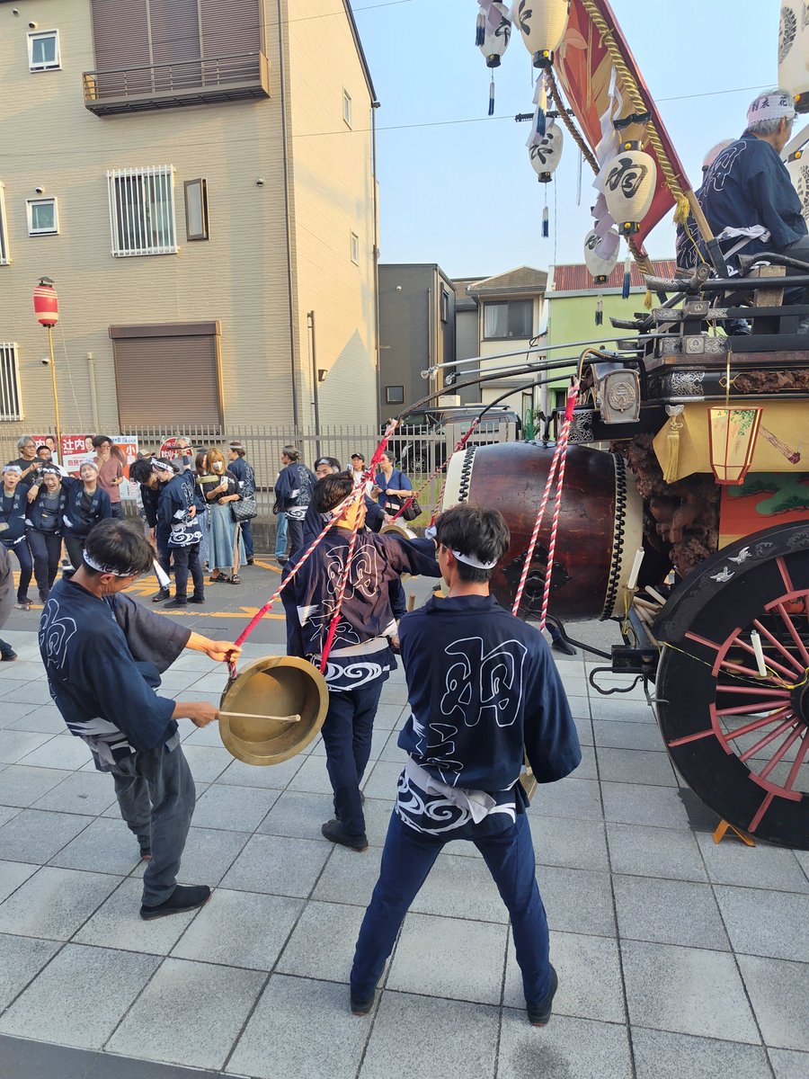 jinjyamae's tweet photo. #桑名市 #桑名石取祭 渡祭が間もなく始まります！

花車の羽衣祭車は桑名宗社広小路に到着し、渡祭始式を待っています。

今年の渡祭祭車は39台。
午後６時半から渡祭開始です。

#石取祭 https://t.co/ijxAmgsBXs