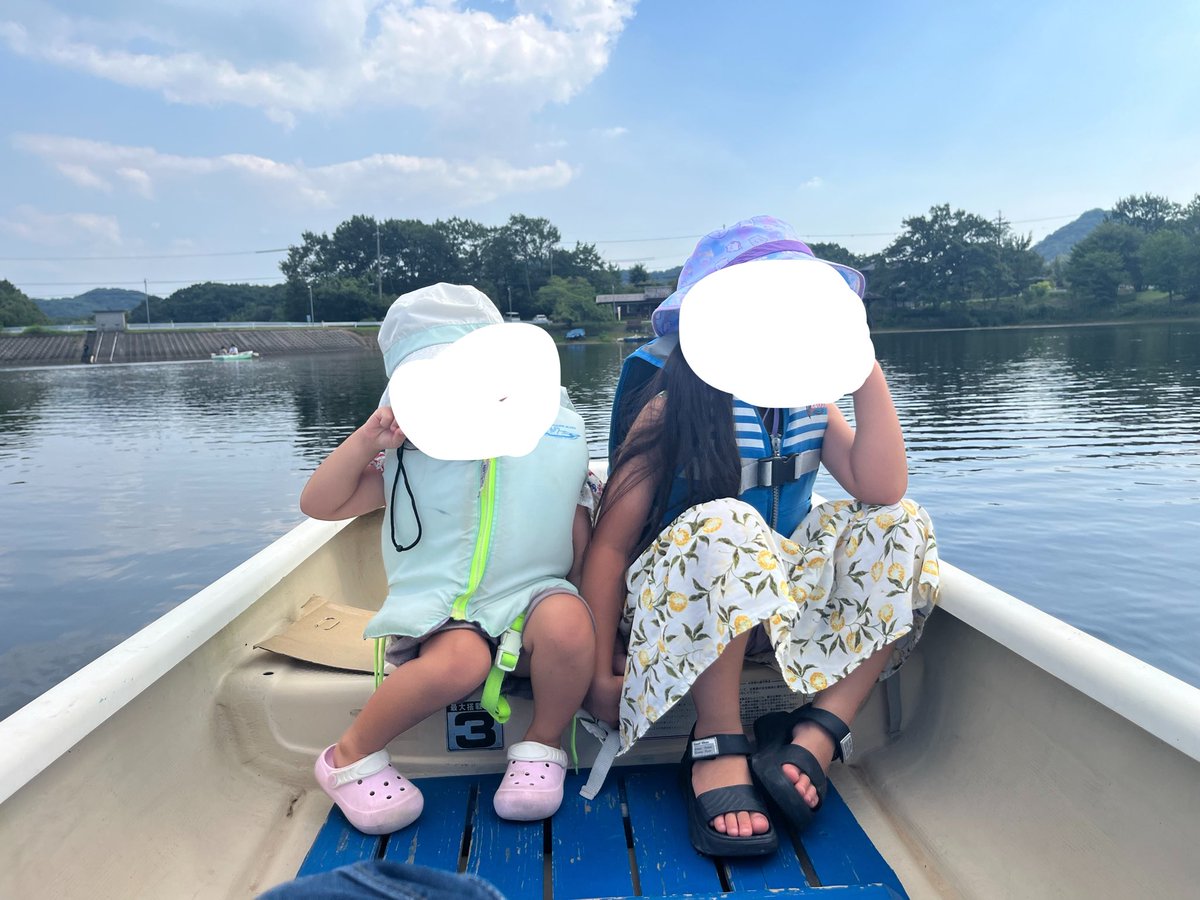 13kitakuro's tweet photo. 旦那と最悪な雰囲気やったけど、お出かけについてきた💩
でも子供たち楽しそうで悔しい苦笑 https://t.co/nm3tJjkiLY