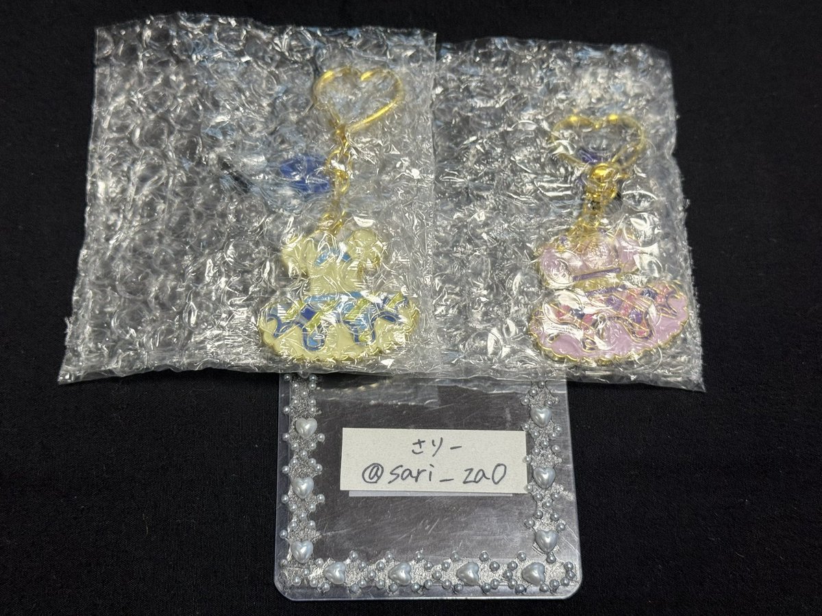 sari_za0's tweet photo. 【譲渡】 アイカツ ダイキャスト ドレスチャーム 交換

譲┋ブルーステージコーデ （霧矢あおい）
パープルステージコーデ （紫吹蘭）

求┋定価400円 （+送料）

郵送＞渋谷,有楽町etc.手渡し（応相談） https://t.co/vRsOb4BAUE