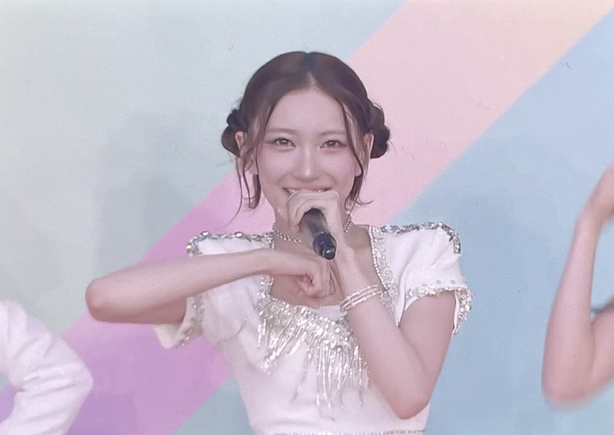 yongyong_____'s tweet photo. 真夏の屋外フェスでキラッキラで
歌って踊って透明感あるのアイドルってすごい

#ISSUE #TIF2026 https://t.co/Kc63NxAAcm