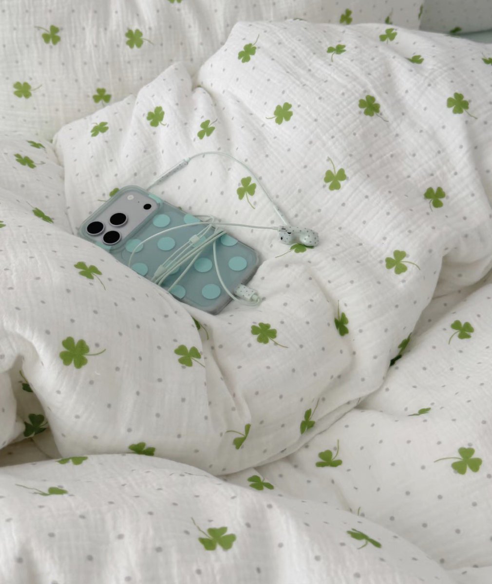 bbublequm's tweet photo. Dreamaker ออกใหม่ค่ะ เป็นลายใบ clover 🍀  ผ้า cotton 100% แค่เห็นก็อยากนอนแล้ววว https://t.co/dYbPLppDQk