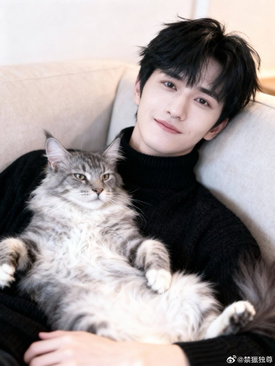 EldonDinehart's tweet photo. Nothing beats the quiet joy of curling up with my fur buddy after a long day. https://t.co/OI5z8HRj7G