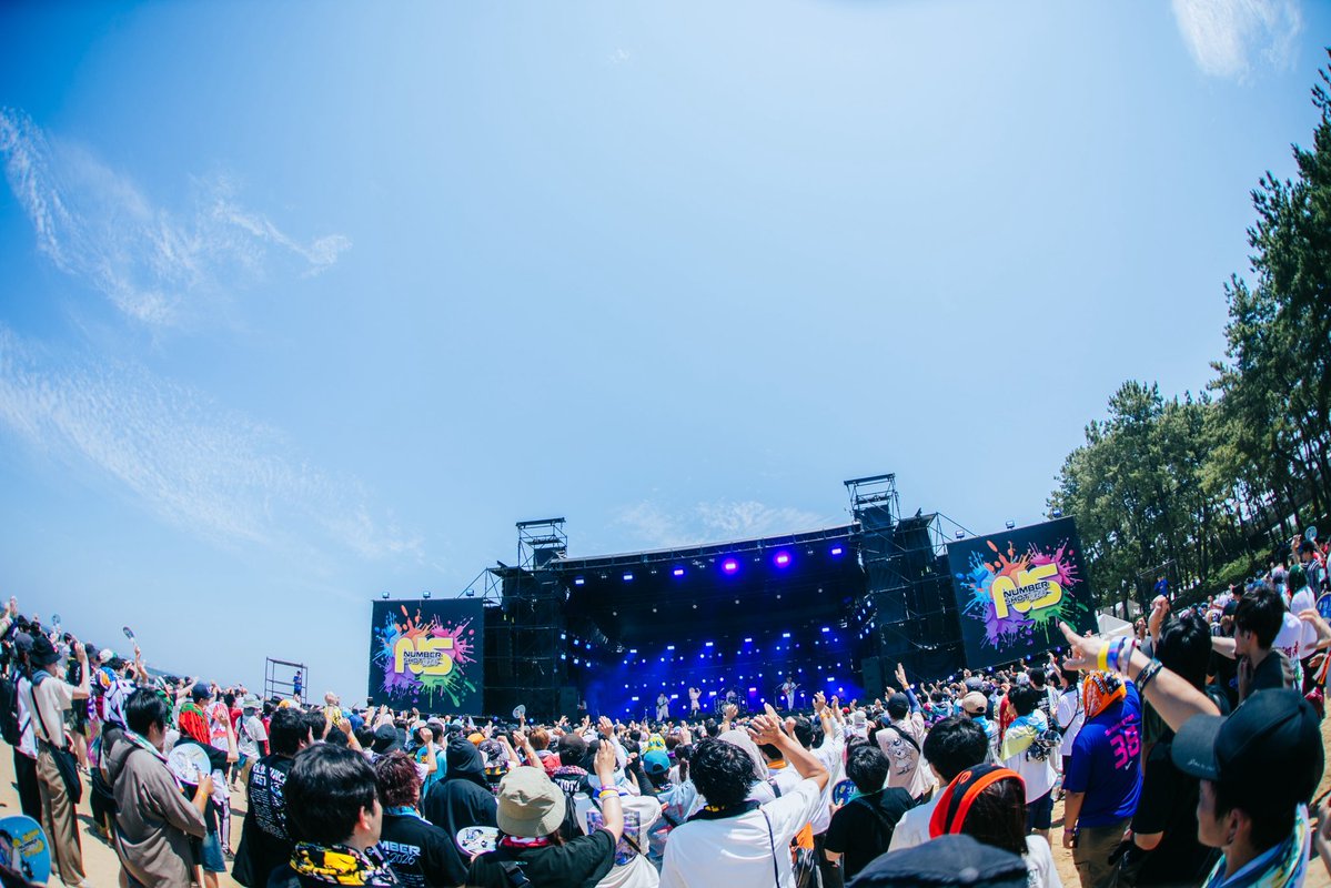 NANAO_STAFF's tweet photo. #NUMBERSHOT

のぼせもんステージ
ありがとうございました!!🏖☀️

〔SET LIST〕
1.Flying
2.完全放棄宣言
3.ボーイゼンガールズ
4.ムリムリ進化論
5.明日の私に幸あれ
6.チューリングラブ

photo by @kiteretsu_works 

------
💫10月より全国ツアー開催！
NANAOAKARI TOUR 2026 「SIDE B」

🎟オフィシャル先行は本日23:59まで
https://t.co/voRzka4PI8

#ナナヲアカリ
#ナナヲのライブ
#ナンバーショット
#ナンショ

@77oakr