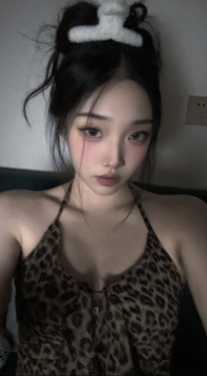 StarBright6145's tweet photo. 这张脸能接精嘛？ #母狗 #射屏 #婊子 https://t.co/KdXITgfmkx