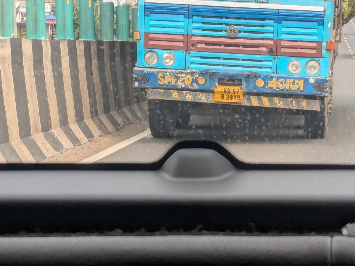 SuprabhatTweet's tweet photo. @NHAI_Official
@BurdwanPolice
@WBPolice
@MORTHIndia
#overloading #nh19 #towards #panagarh
Kindly check the images.
Spotted near Budbud. https://t.co/YewxCdCmWN