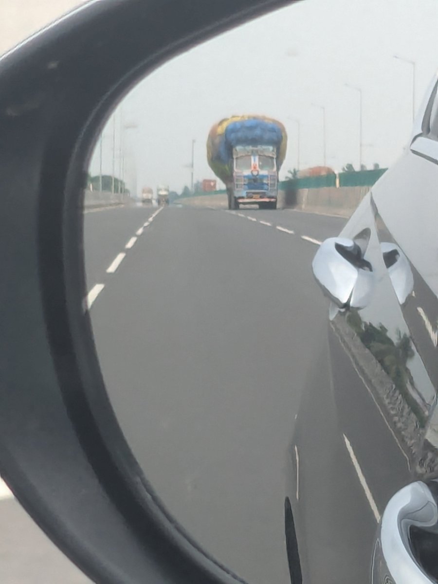 SuprabhatTweet's tweet photo. @NHAI_Official
@BurdwanPolice
@WBPolice
@MORTHIndia
#overloading #nh19 #towards #panagarh
Kindly check the images.
Spotted near Budbud. https://t.co/YewxCdCmWN