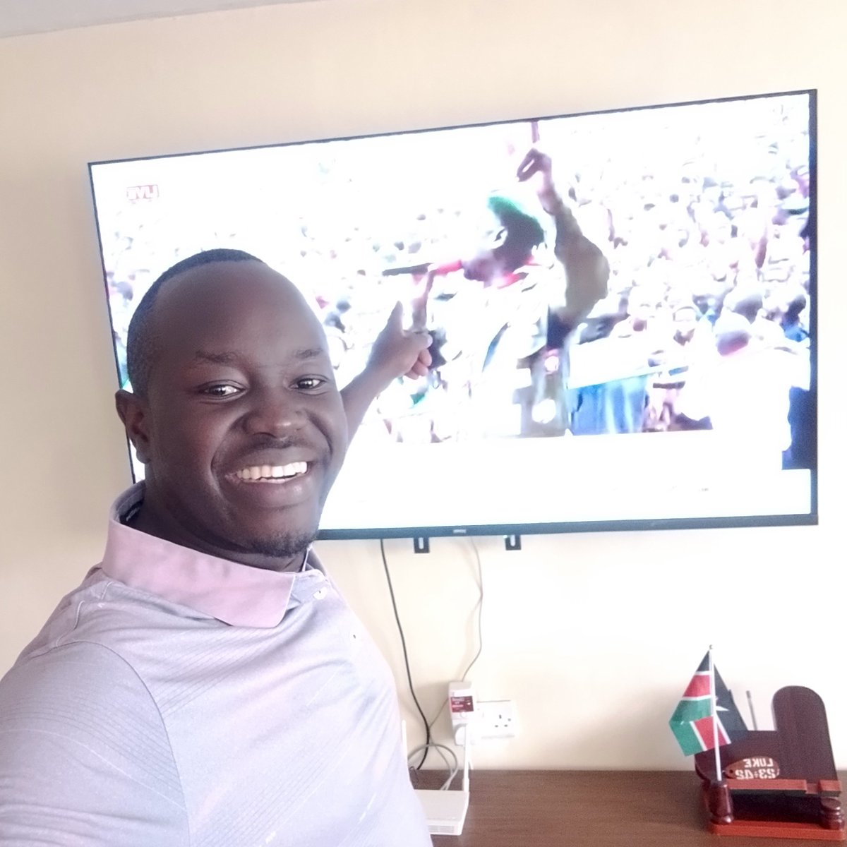 EmejeMoses's tweet photo. @KarwirwaLaura @djggactivist @citizentvkenya #Bambika Guten morgen what an awesome day enjoying the show locking the waves frm KOLANYA TESO in Busia County 

Extend My Blessed Greetings To Our  Beloved Youngsters Scout Association ATLARGE https://t.co/wFu4SmirpA