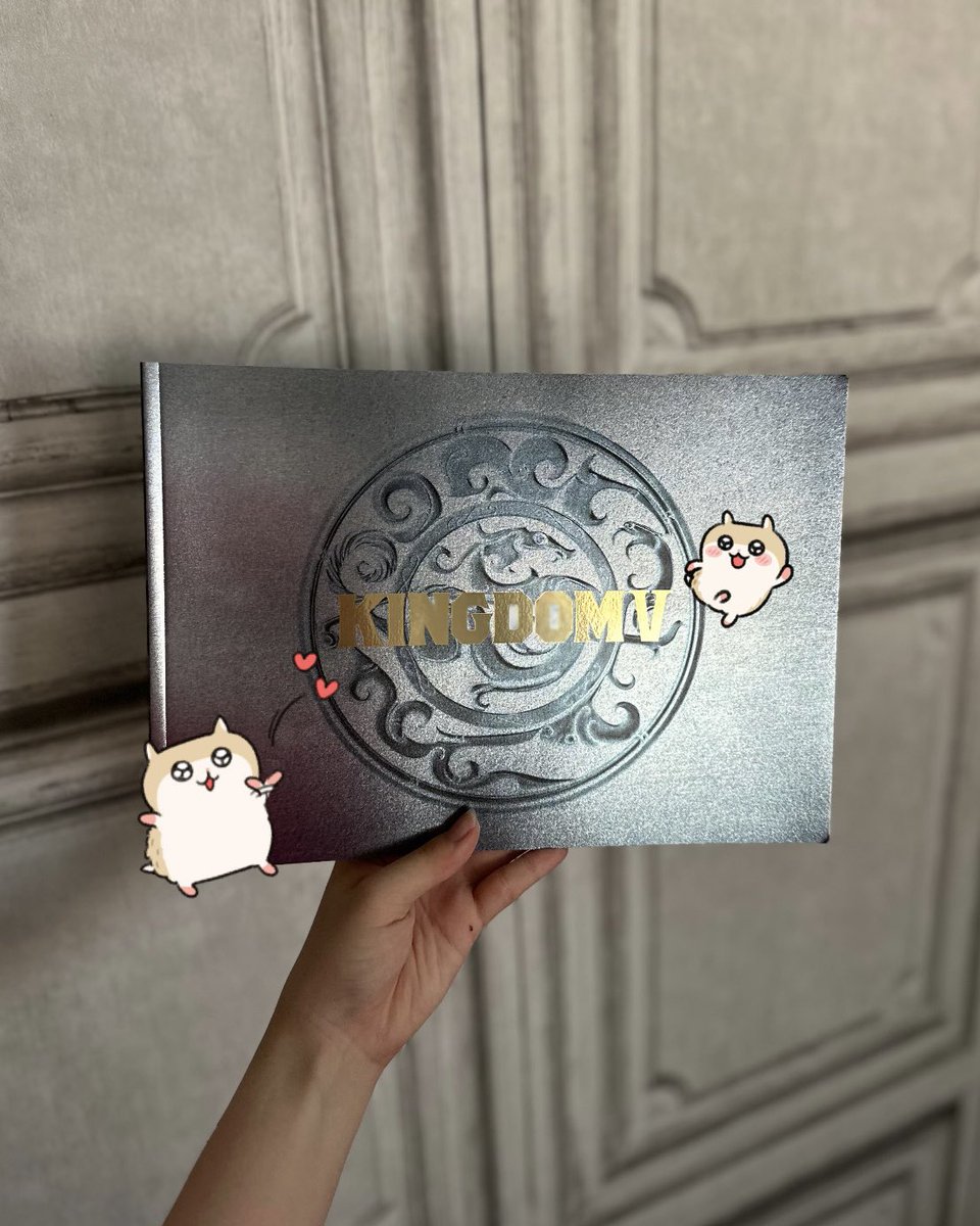 junchamu__'s tweet photo. キングダム 魂の決戦⭐️

ずっと楽しみにしててやっと見に行けた✨河了貂ポーチといっしょに🦉
蒙恬の活躍を目に焼き付けてきたよ~🎶喋り方も何もかも蒙恬すぎて感動した🩷
蒙恬のクリアファイルは買えなかったからパンフレットを♩
次回作はいつかな~楽しみにまってます🫸🏻🤛🏻
 #キングダム  #志尊淳 https://t.co/vpbA8YBFSr
