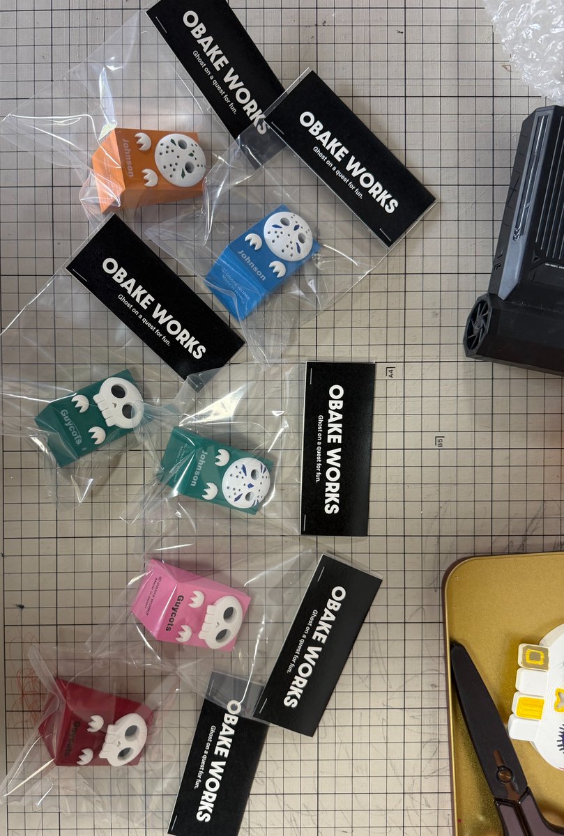 OBAKEWORKS's tweet photo. 発売準備

大きめサイズのTOYは来週もしくは再来週に発売予定です。

#obakeworks 
#arttoy https://t.co/Kpat4ilTyH