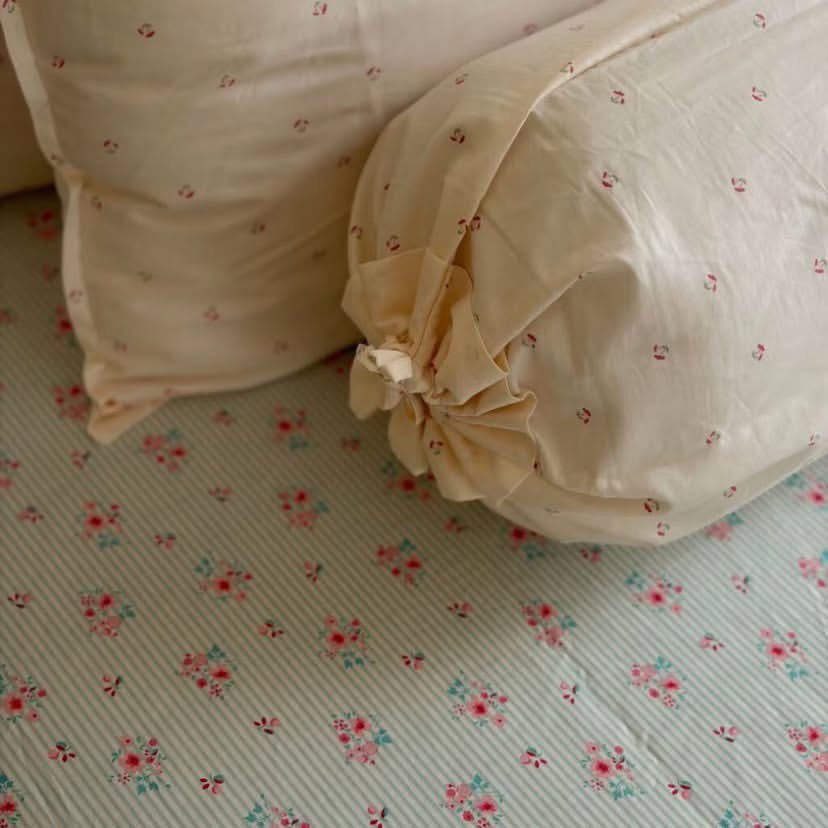 nadaa02e's tweet photo. JUJUR ADEM BANGET PAKE SPREI KAYAK GINI 😭😭￼ ANTI GERAH-GERAH CLUB https://t.co/Ei2C07Aszn