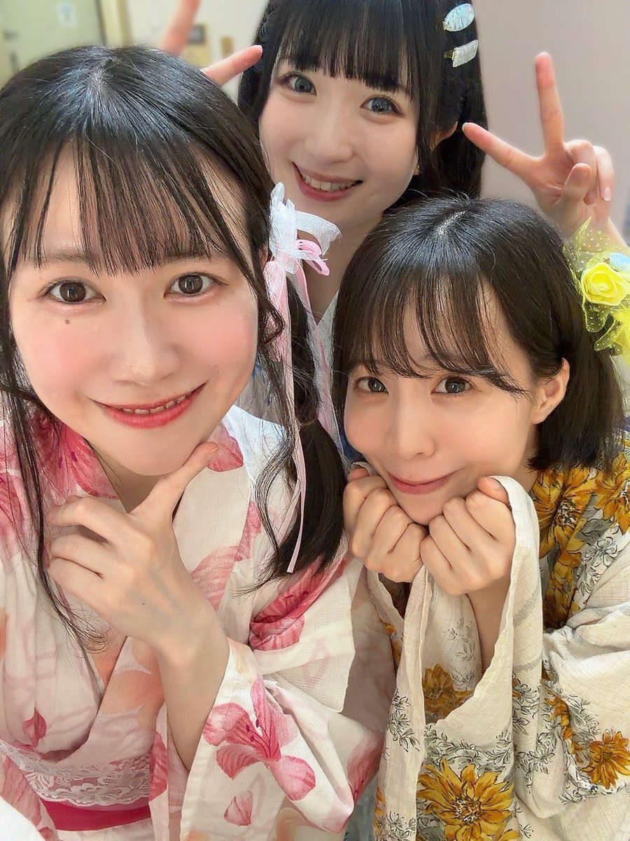 mihawould's tweet photo. 四六時中お仕事でバタバタで事前投稿も出来なかったけど、😭本日無事🌈ハピドリ卒業ワンマンライブ感謝オフ会💖開催できて、久しぶりにみんなで集まれて一緒に過ごせて凄い楽しかったし、やっぱハピドリもみんなも最高だな🥹✨永遠不滅だ❣️ってなりました🤍￼😌💛
人生初の！？みはPカラー🌻の浴衣👘もお披露目できて良かった☺️💛
また絶対集まろうね🫶☺️🍀✨