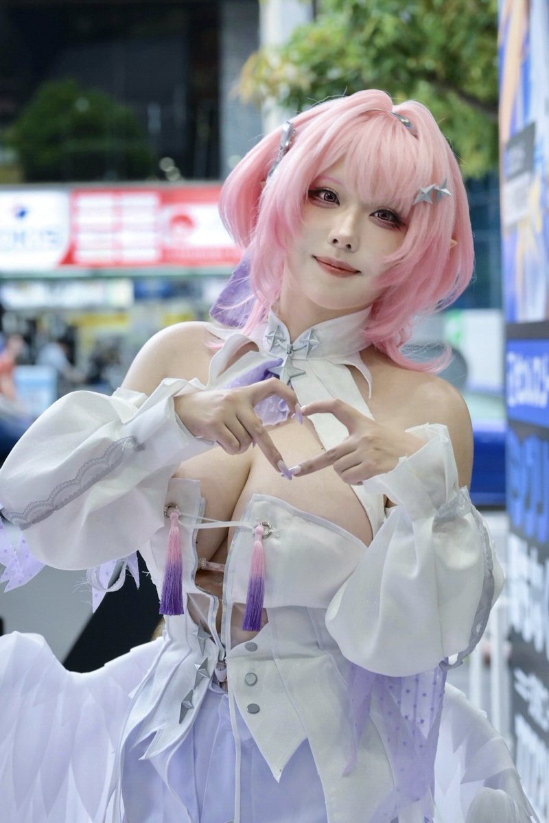 kinkoma2's tweet photo. 【7/31  ゼンゼロ2周年記念オフラインイベント ＠ベルサール秋葉原】②

character：レミエール
model：菌烨tako さん ( @Takomayuyi ）

ファンサの神と化したレミエール✨

#ゼンゼロ2周年   
#ゼンゼロ記念イベント https://t.co/OJj1nh50Ib