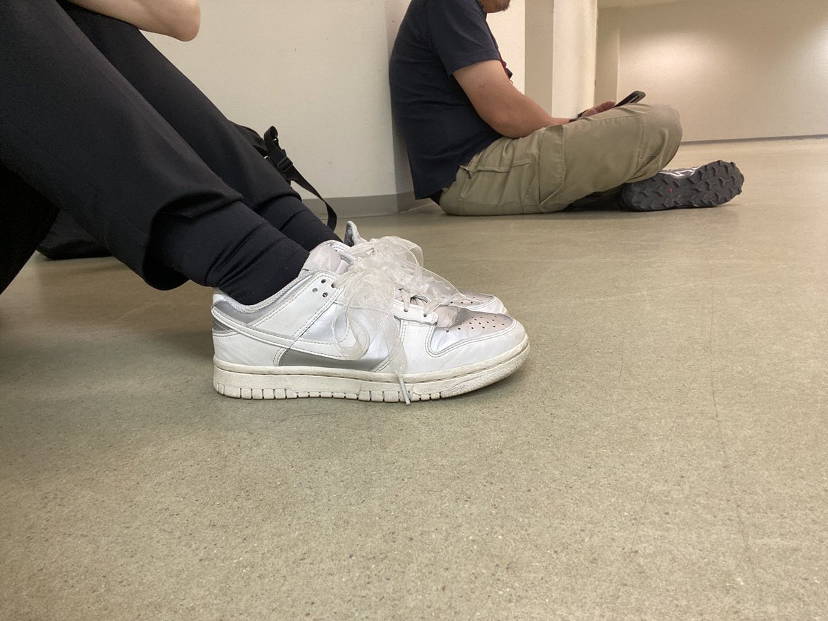 mgm_stg's tweet photo. そして3日間がんばり疲れ切って立てないわたしたち https://t.co/RF1cbgCjuM