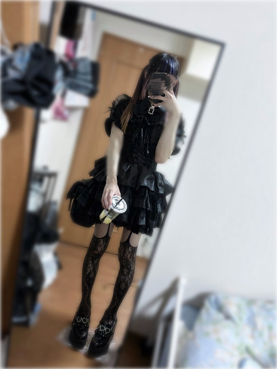 Anonymsan's tweet photo. 久しぶりに友達とお茶会してきた
服は漆黒。暑いけど💦 https://t.co/vl1N4GqemJ