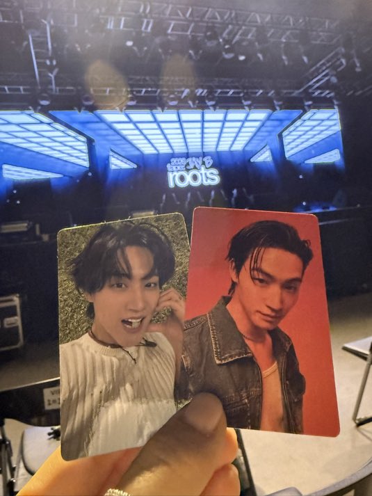 Jj6xy's tweet photo. 포카 예쁘다.......... https://t.co/Q6tijuAlKb