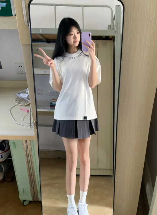 zaracupcakes's tweet photo. 不是吹，真实情况：#上海 周末想有人一起逛宜家，#女大  我负责迷路你负责笑我。#萝莉 https://t.co/MyRyfSjg8f