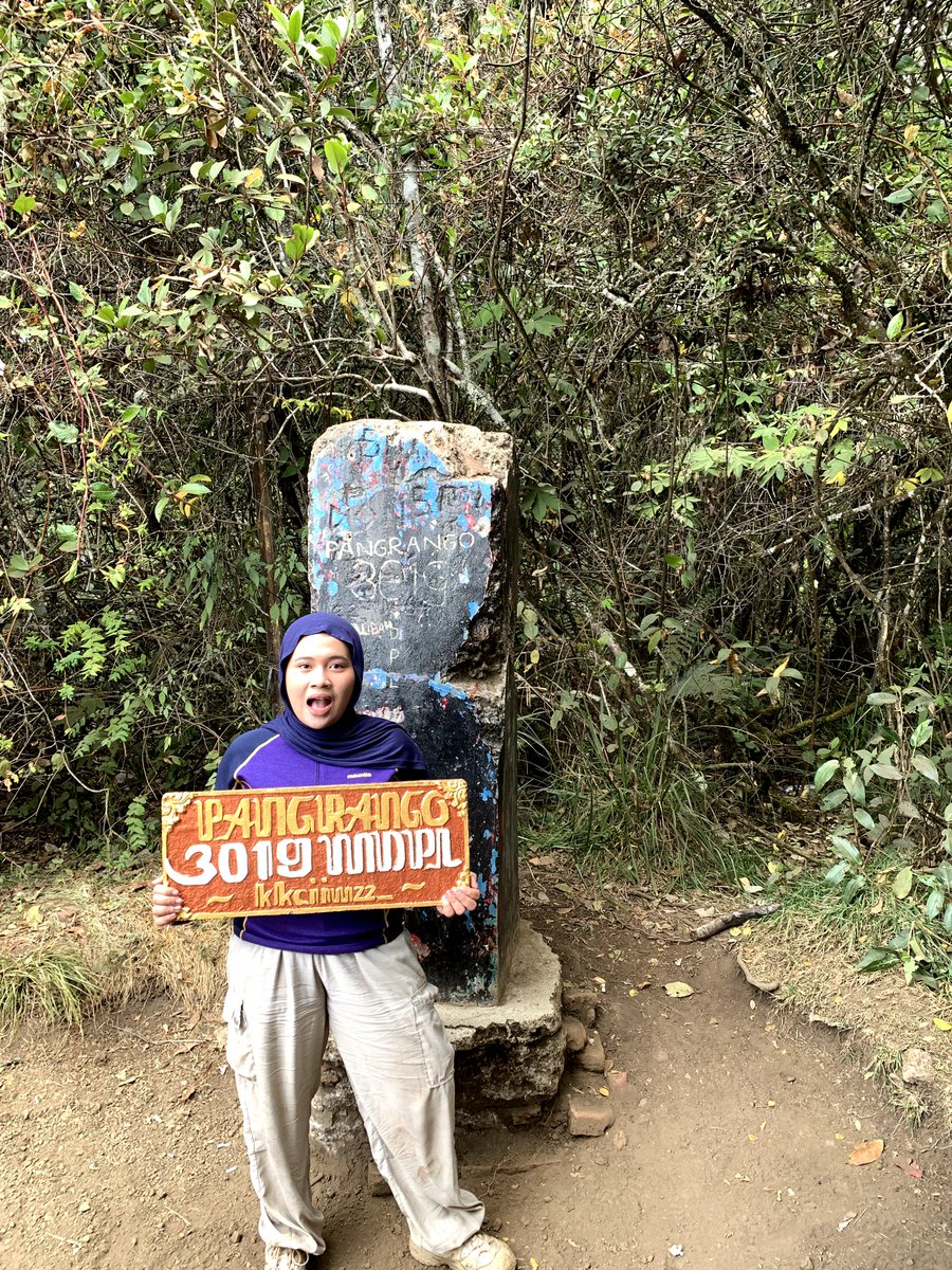 escamilor's tweet photo. 3019 mdpl dengan segala keindahan yg disuguhkan, semua lelah terbayar dengan lunas. sebuah perjalanan yang sangat menyenangkan dengan orang tersayang, terimakasih untuk segala ceritanya, pangrangoo dan mandalawangi.. senang sekali bisa berkunjung kala itu. https://t.co/Ob3yTYFr3u