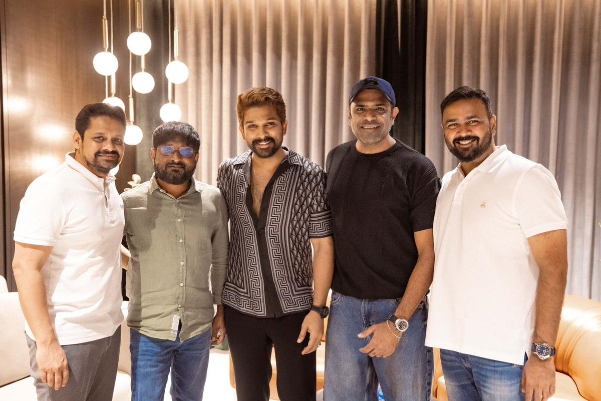 GulteOfficial's tweet photo. #AlluArjun BRINGS FOUR OF HIS CLOSEST FRIENDS ON BOARD AS CO-PRODUCERS FOR #AA23.

Another example of Bunny showing that real success is growing together and creating opportunities for those around him. https://t.co/AHtYh5Simk