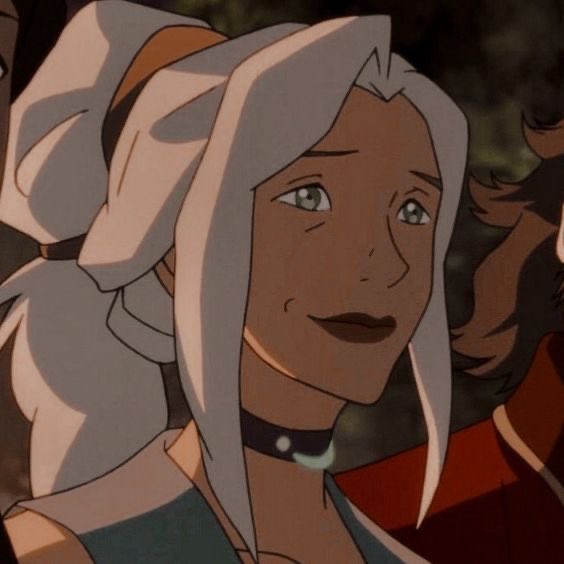 ilypiku's tweet photo. you look so much like your mother in certain lights https://t.co/F7rtgnR6v1