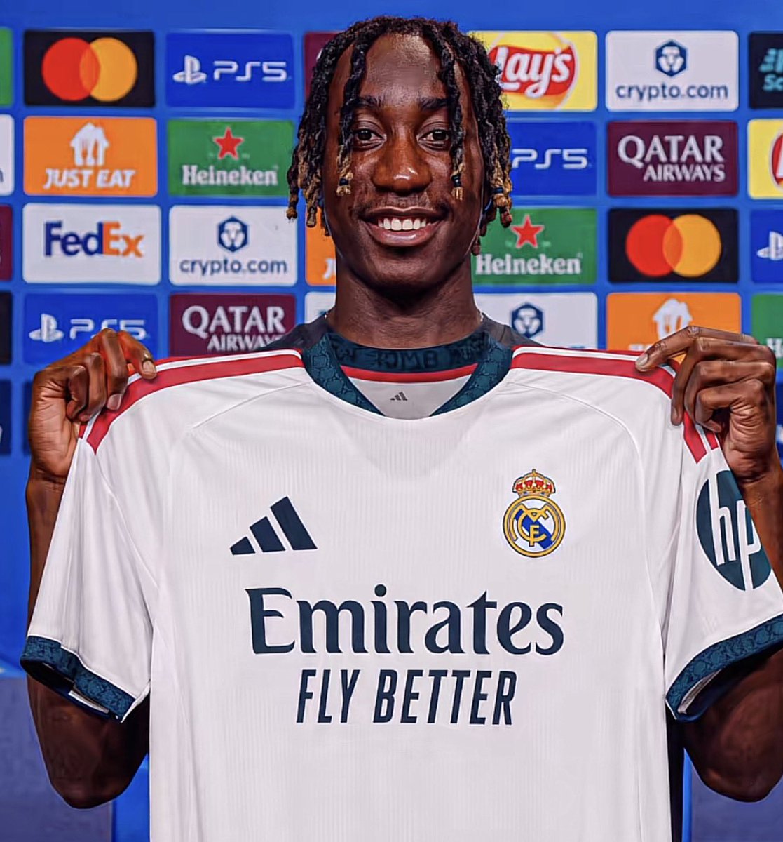 Aaronvalden77's tweet photo. ✅ DONE DEAL‼️

✍🏻 Yan Diomande es nuevo jugador Del Real Madrid.

#Transfers #Mercato https://t.co/P91soxK0Lj