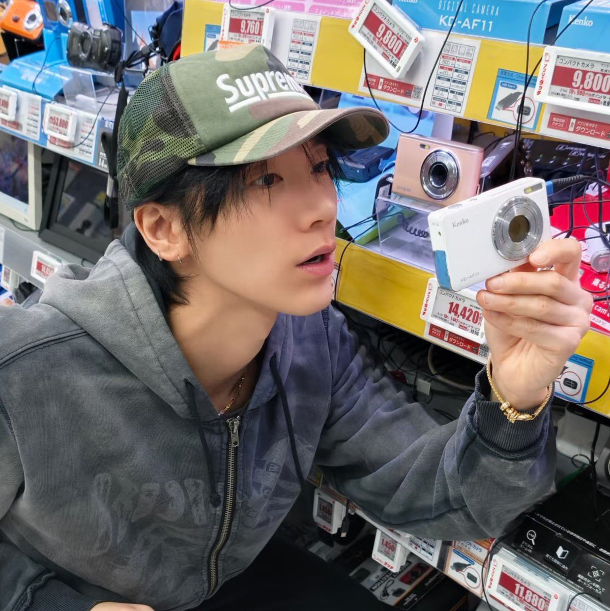 Zcret5's tweet photo. ของอะไรอ่ะ 
#TENLEE https://t.co/GRvueA2uFz