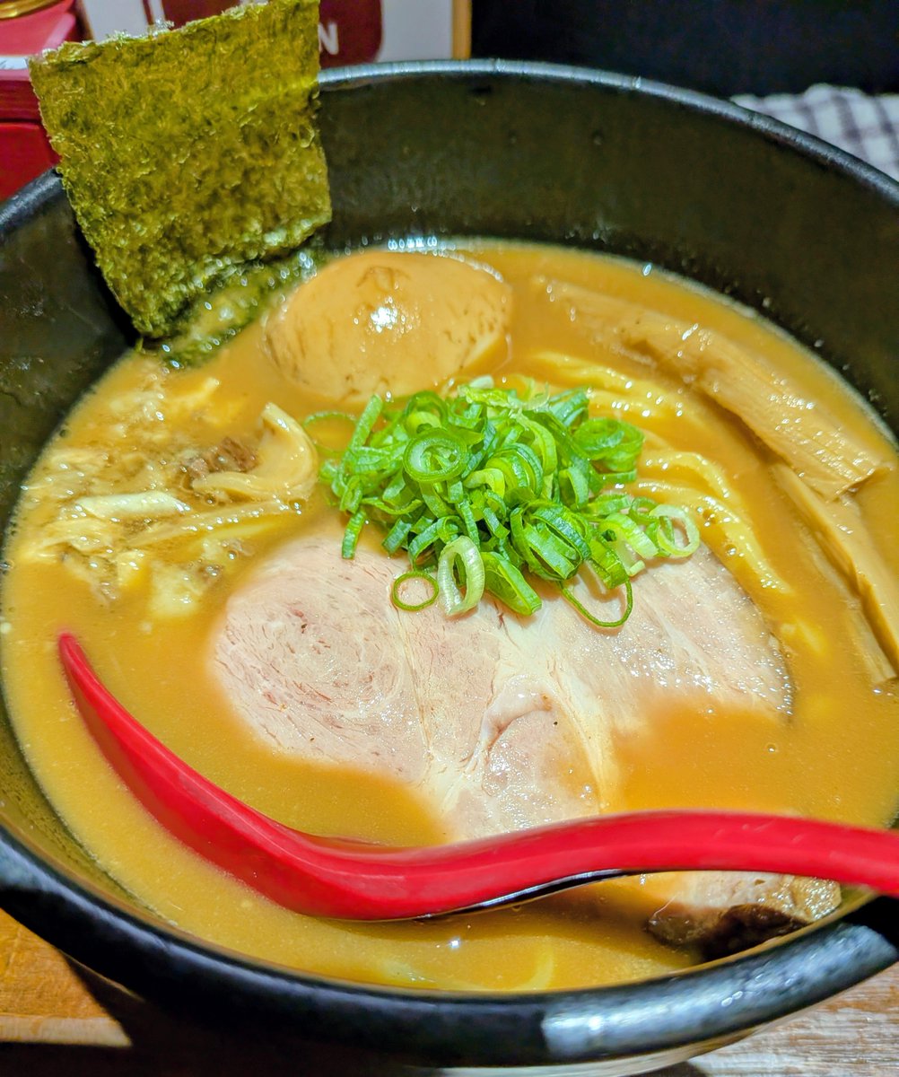 soysaltymiso's tweet photo. #麺彩RASEN
濃厚牛骨しょうゆらーめん1200＋くん玉120
8月30日で閉店し白河へ移転🥲本日のスペシャルらーめん☺️牛骨2倍のエキスがスープに溶け込む😋その美味さに無我夢中で食べる😋10食限定のこのメニューをまた食べることができて嬉しい😆秀逸😋超美味い‼️💯💯💯💯😋
＠東長崎
’26  310杯目 https://t.co/humuvMzJi3